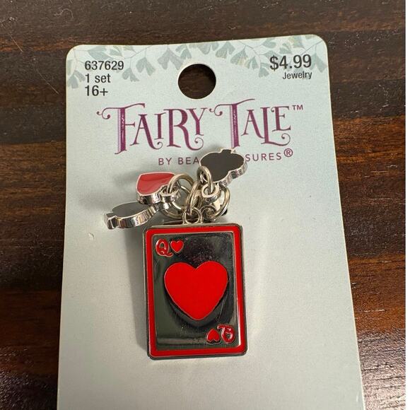 NWT Fairytale by Bead Treasures Queen of Hearts Playing Card Suits Metal Pendant - Picture 1 of 4